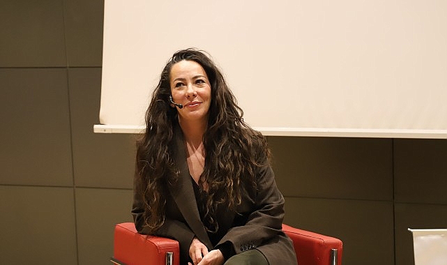 Oyuncu Zeynep Özyağcılar ile 8 Mart’a özel söyleşi! Oyuncu Zeynep Özyağcılar ile 8 Mart’a özel söyleşi!