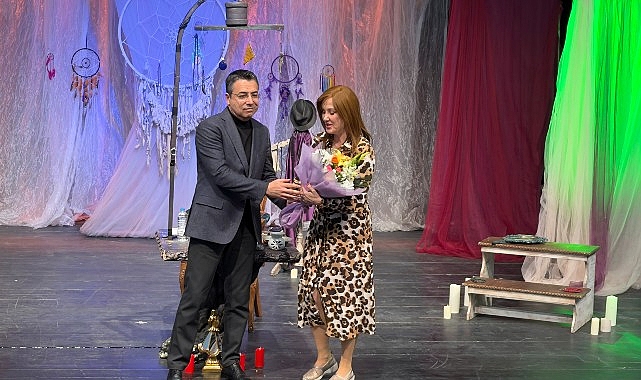 Berna Laçin’den Çankaya’da Tek Kişilik Dev Performans Berna Laçin’den Çankaya’da Tek Kişilik Dev Performans