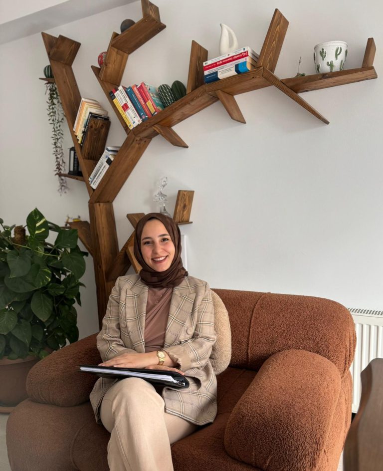 Klinik Psikolog Tuğba Açıkgöz ile Bilimsel ve Güvenilir Psikolojik Destek