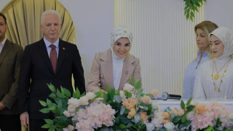Aile ve Gençlik Fonunda 100 Bininci Çiftin Nikahına Bakan Göktaş Katıldı Aile ve Gençlik Fonunda 100 Bininci Çiftin Nikahına Bakan Göktaş Katıldı