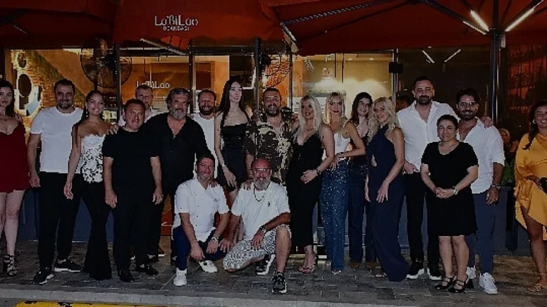 Yapımcı Suat Yanç Yeni Yaşını Dostlarıyla Kutladı