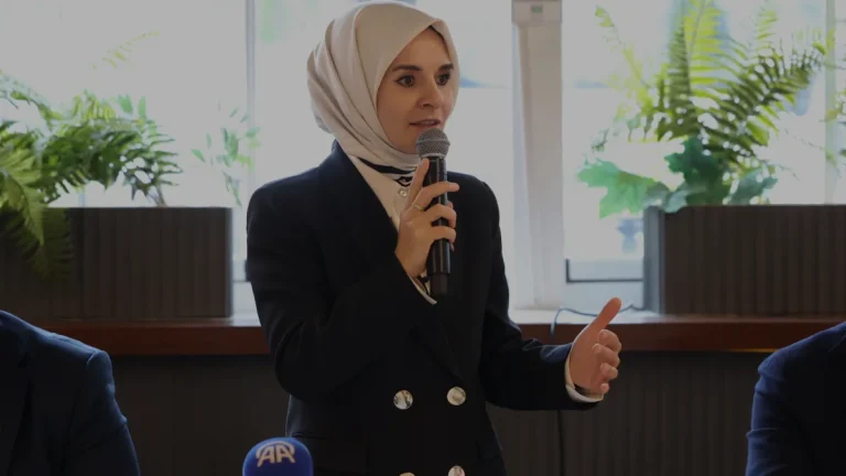 Bakan Göktaş Bahçelievler Muhtarlarıyla Bir Araya Geldi