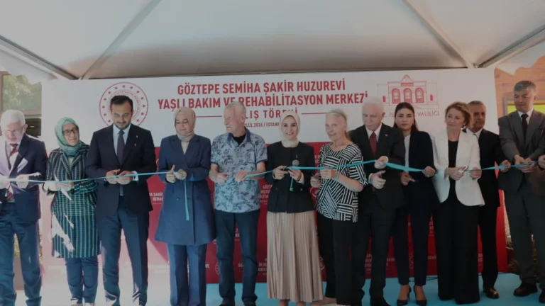 Bakan Göktaş Göztepe Semiha Şakir Huzurevi Merkezini Hizmete Açtı