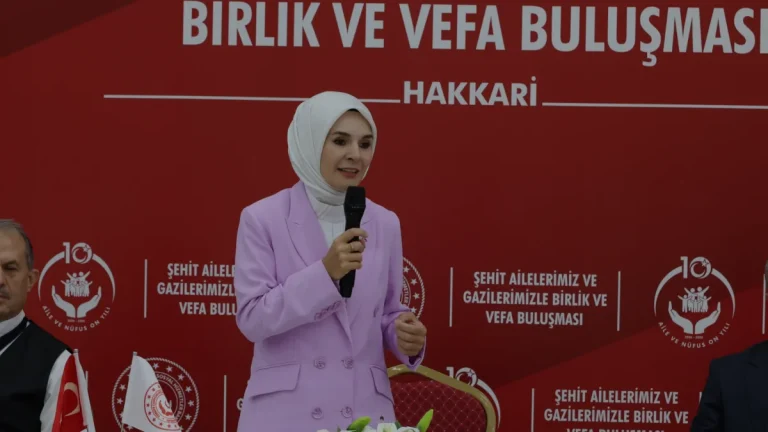 Bakan Mahinur Özdemir Göktaş Hakkari Vefa Buluşmasında Konuştu